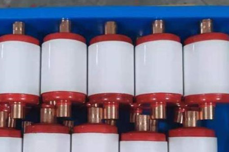 真空滅弧室的結(jié)構(gòu)、工作原理、特點(diǎn)以及應(yīng)用