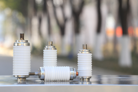 真空開關(guān)管接觸點(diǎn)選什么材質(zhì)好？一般為銅合金！