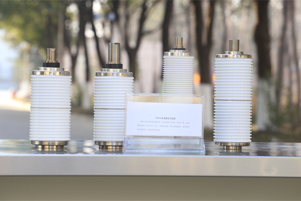 真空開關(guān)管絕緣外殼采用玻璃材料，優(yōu)勢多多！